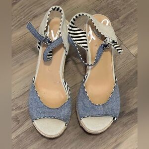 Dolce Vita Denim and Striped Women's Platform Sandals. Size 6.